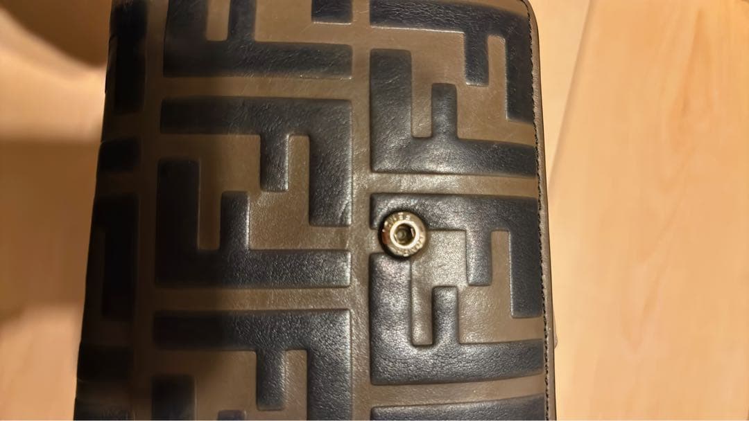 Fendi FFロゴ二つ折り財布 ブラウン/ブラック