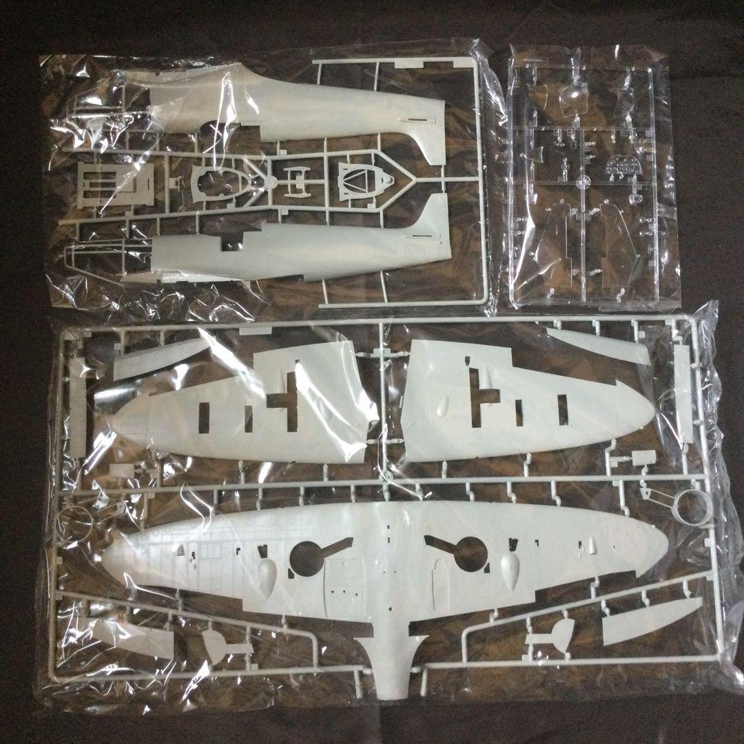 SPITFIRE MK.VB/TROP 1/24 TRUMPETER 未組立