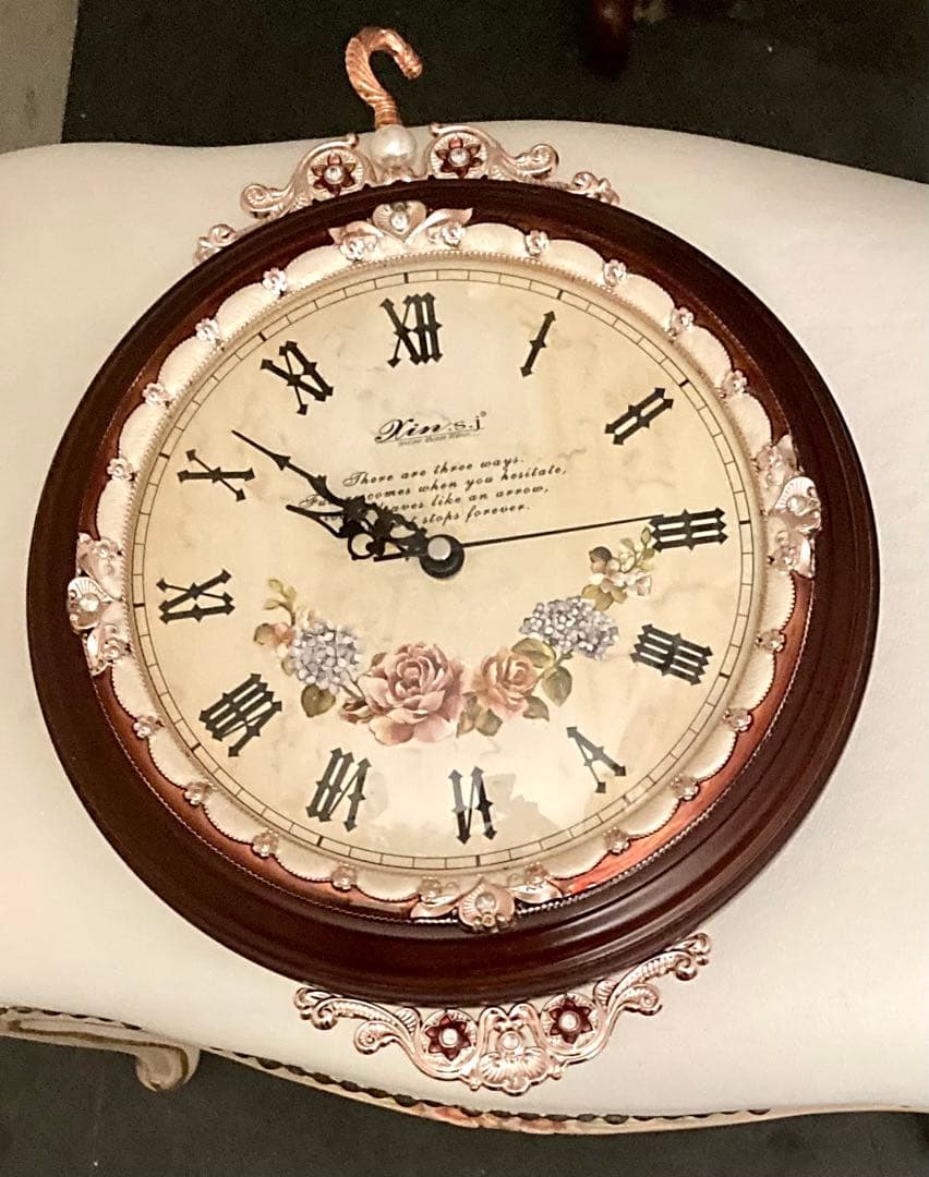 値下げしました！ ロココ調 両面 花柄ローマ数字掛時計 無音　ブラウン