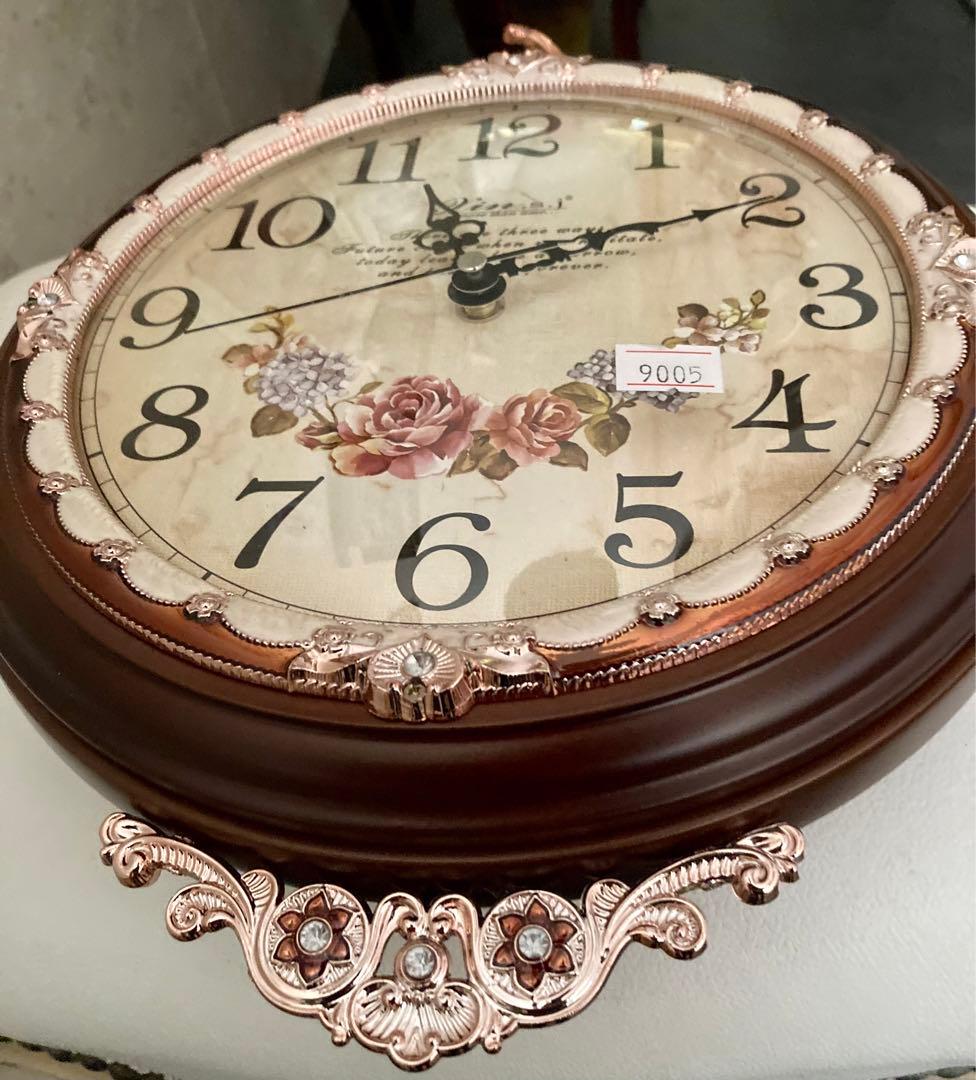 値下げしました！ ロココ調 両面 花柄ローマ数字掛時計 無音　ブラウン