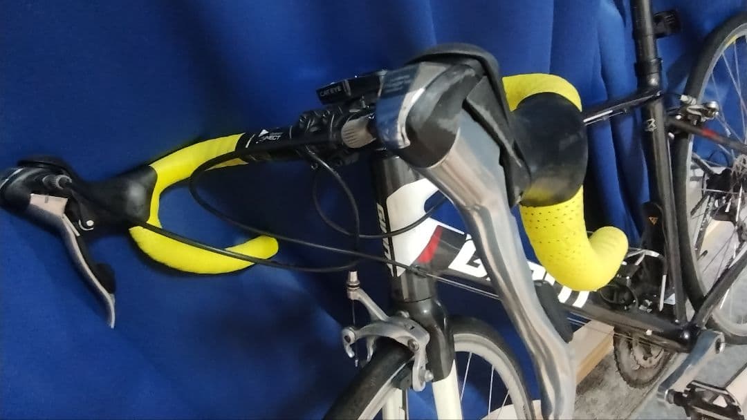 GIANT DEFY2 ティアグラ　2×10ｓ