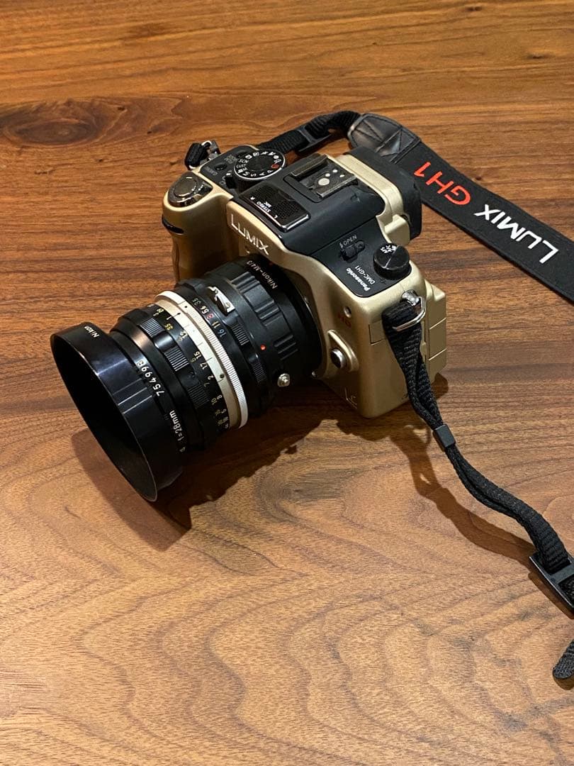 LUMIX GH1 ゴールド ミラーレス　ニコンオールドレンズf28 1:3.5