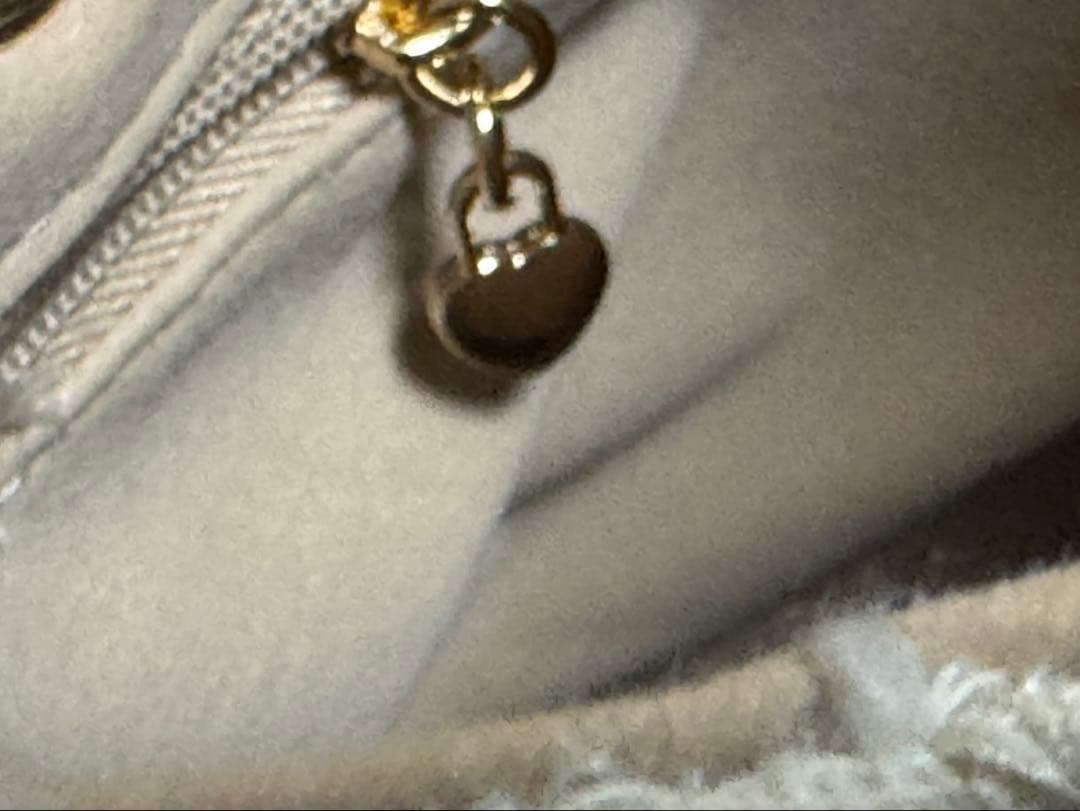 CHANEL シャネルノベルティーバッグゴールドチェーンホワイトラメ