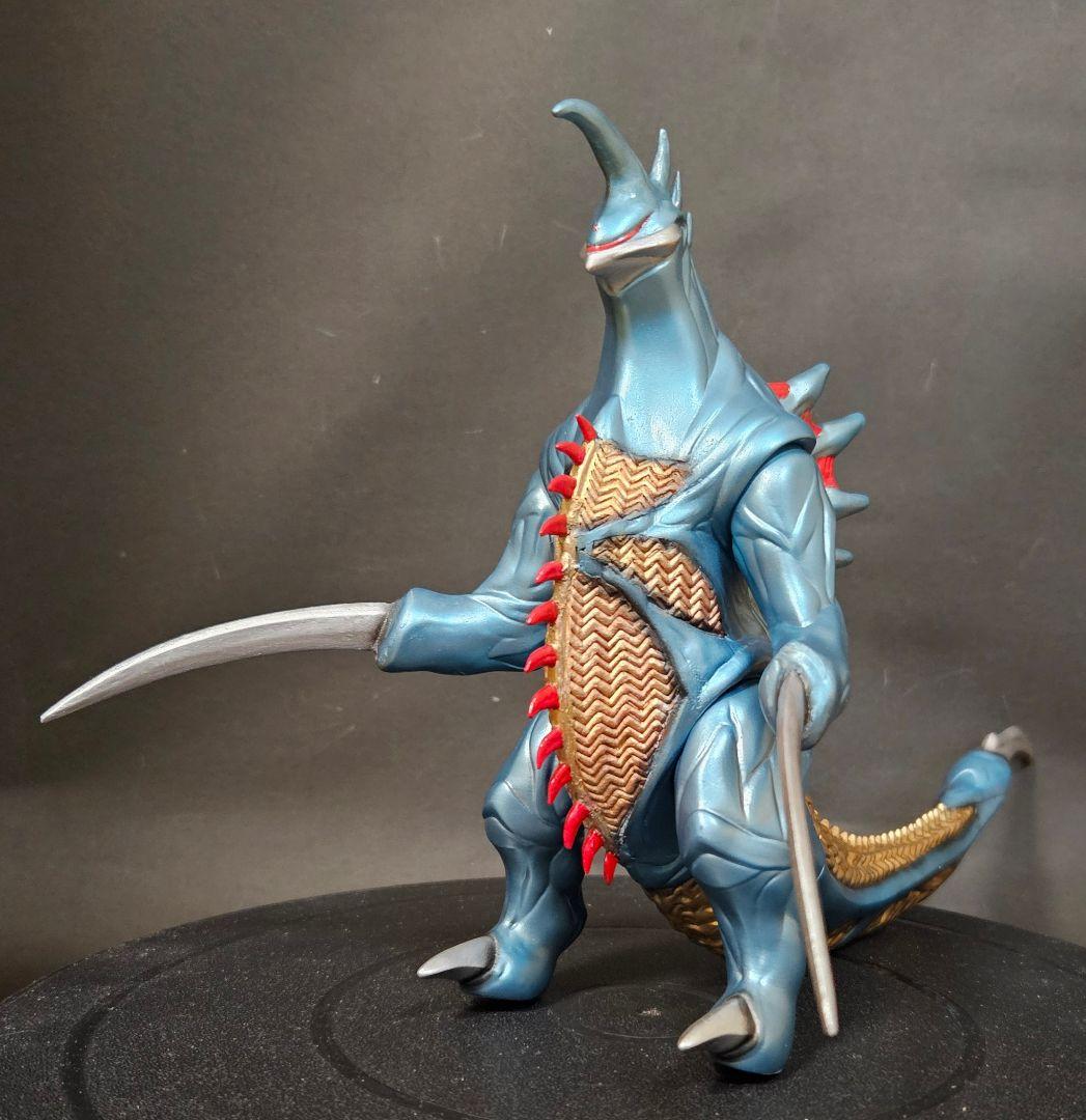 シャチゴジラ怪獣ソフビ　ガイガンミレース　リペイント完成品