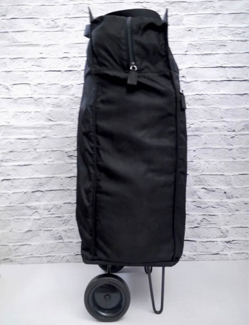 ブラックロールトップキャリーケース