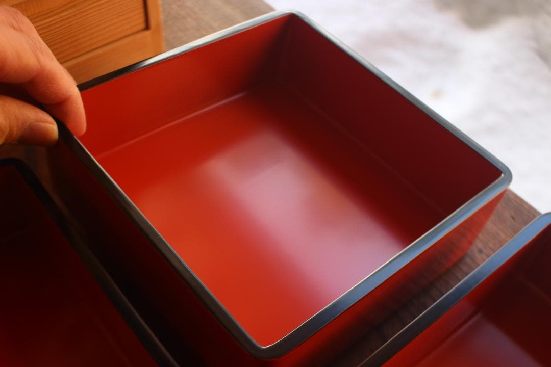デッドストック！極上朱漆の美しい小ぶり四段重箱（検輪島塗懐石道具お重菓子重