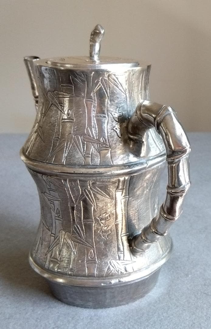 北京工芸品公司　銀製竹林吉祥紋紋様彫酒器 　353gm　全高160全長170mm