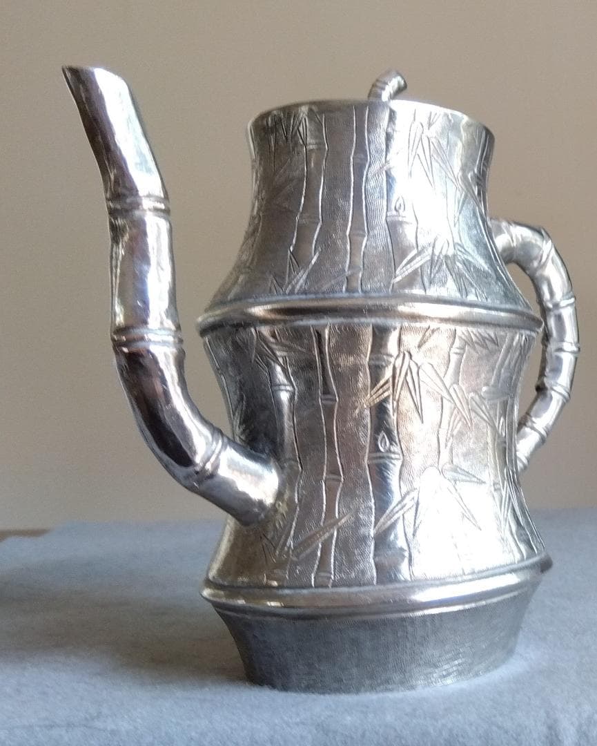 北京工芸品公司　銀製竹林吉祥紋紋様彫酒器 　353gm　全高160全長170mm