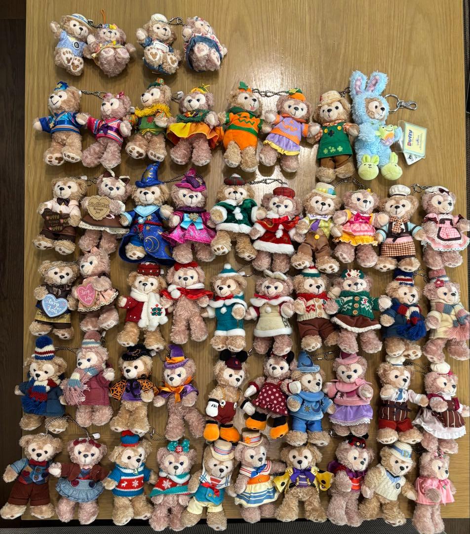 ダッフィーシェリーメイぬいぐるみバッチ52点セット