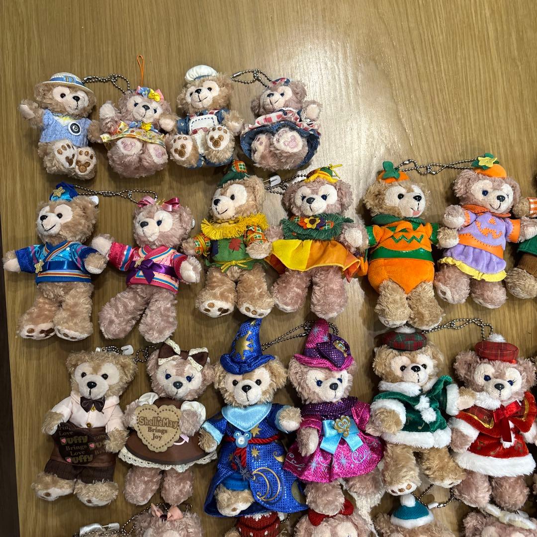 ダッフィーシェリーメイぬいぐるみバッチ52点セット