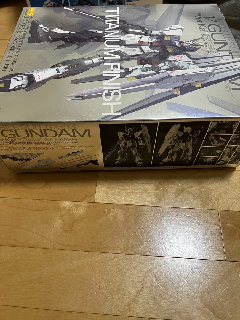 MG RX-93 νガンダム Ver.Ka チタニウムフィニッシュ