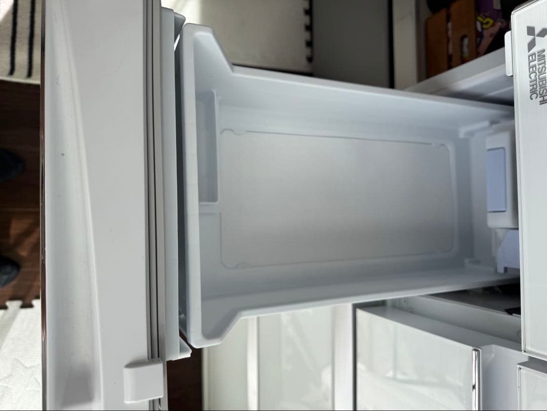 Maoママ専用 MITSUBISHI MR-WX70E-W 冷蔵庫 大型700L