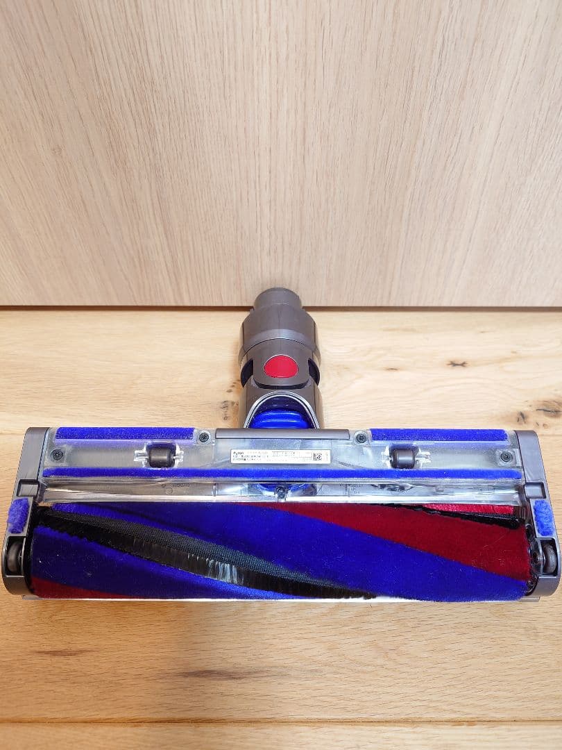 Dyson v8 slim fluffy スティッククリーナー コードレス掃除機