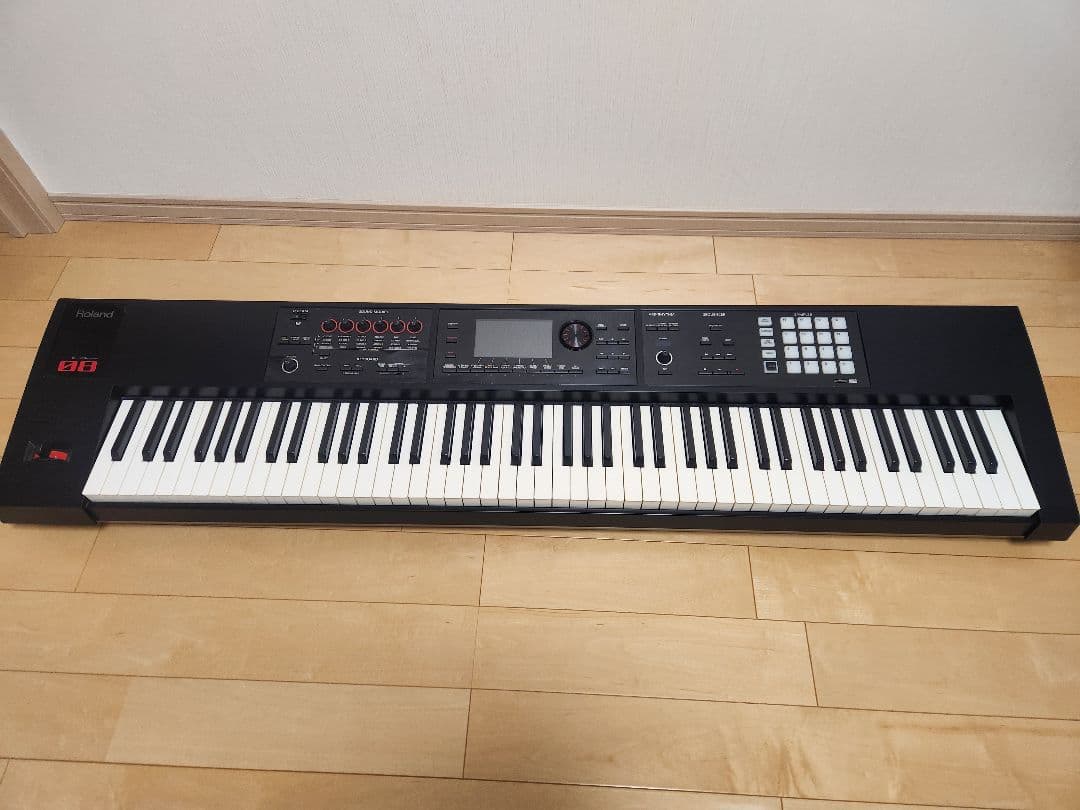 訳あり　Roland FA-08 88鍵 シンセサイザー ケース付　ローランド
