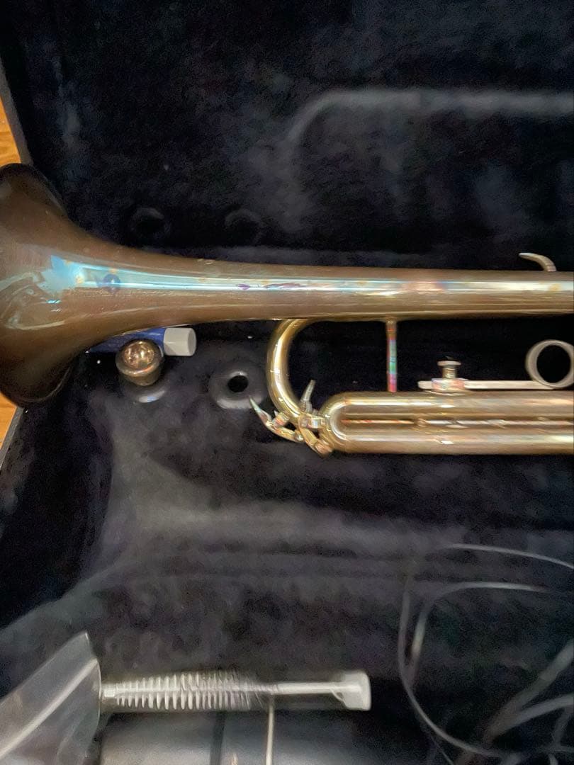 シルバー トランペット ケース付き　消音器付き
