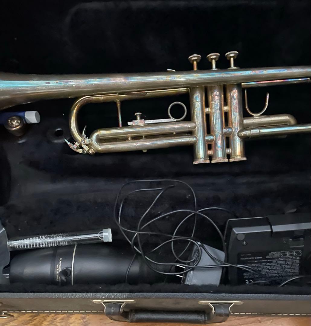 シルバー トランペット ケース付き　消音器付き