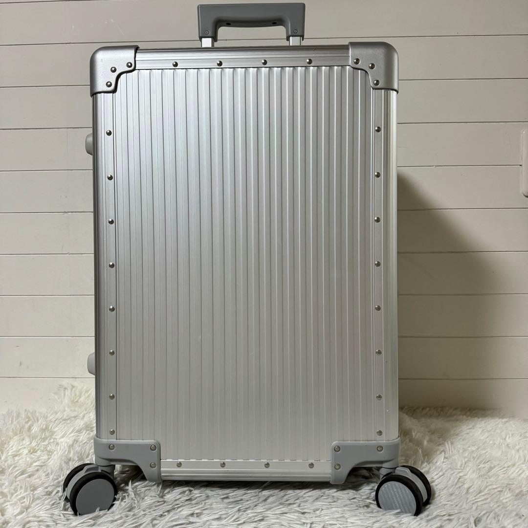 未使用級✨aucentic キャリーケース　スーツケース　アルミ　トロリーケース