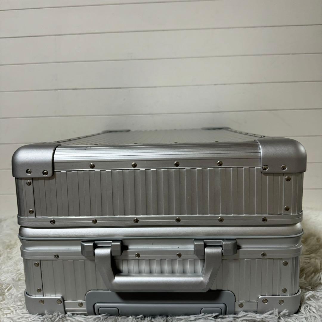 未使用級✨aucentic キャリーケース　スーツケース　アルミ　トロリーケース