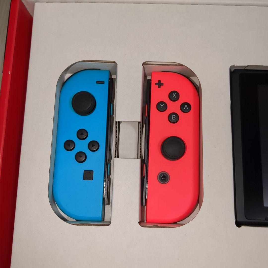 美品　2021年製　Nintendo Switch 本体 　ジョイコン付き