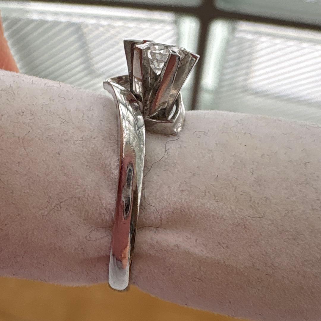 プラチナダイヤモンドリング　ダイアモンド指輪　Pt900　婚約指輪