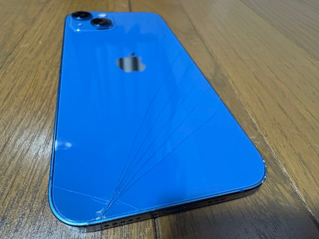 【箱付き】Apple iPhone 13 本体128GB ひび割れ有