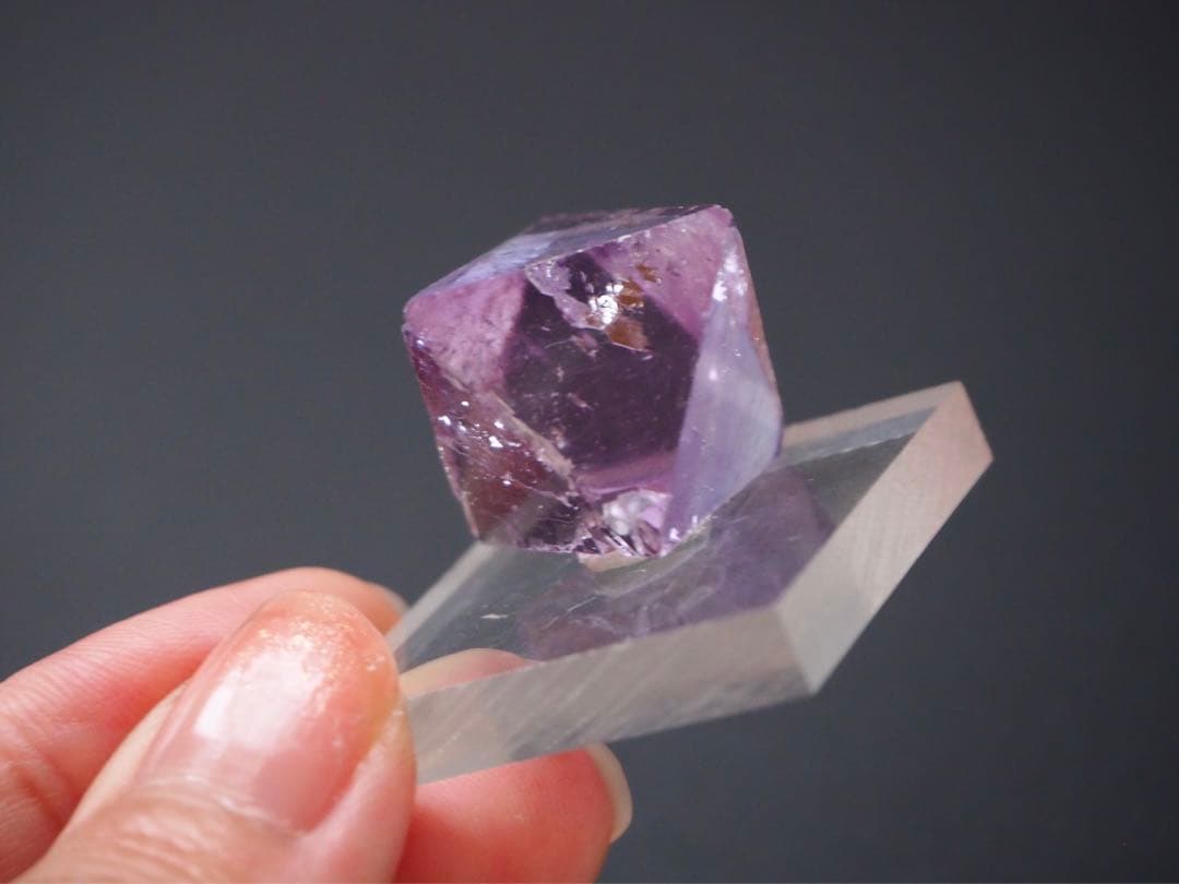 フローライト　イリノイ産　パープル　蛍石　鉱物【B-8】