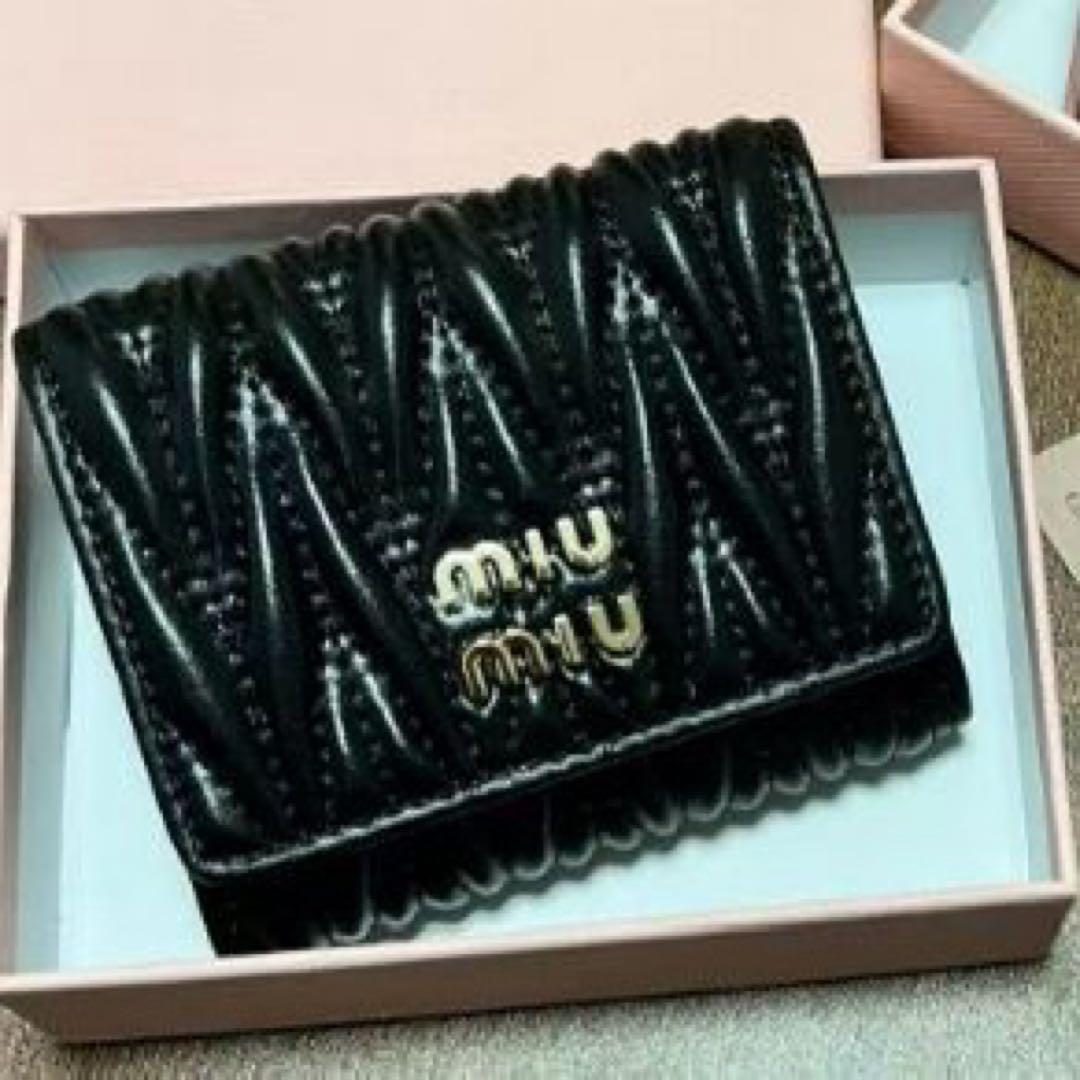 Miu Miu マトラッセ 三つ折り財布 ブラック