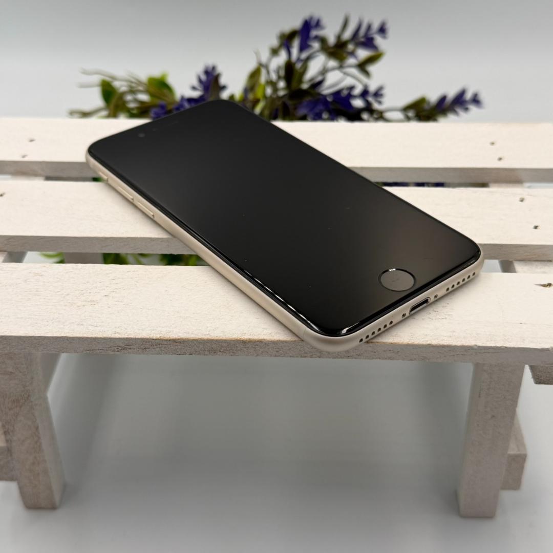 【美品】iPhone SE第3世代 64GB スターライト 323