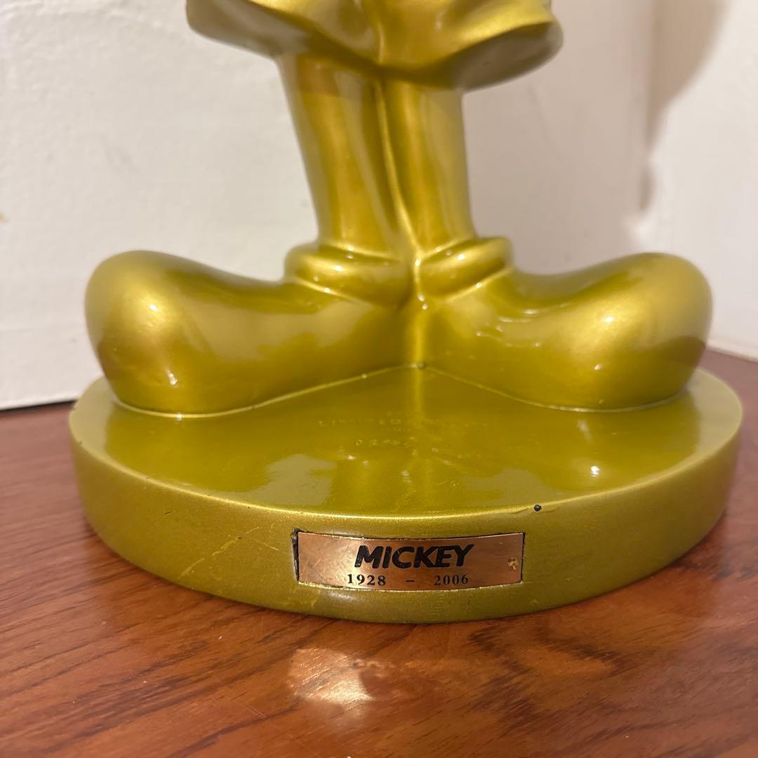 ディズニー ミッキーマウス大型フィギュア　置物限定品シリアルナンバー入りホテル