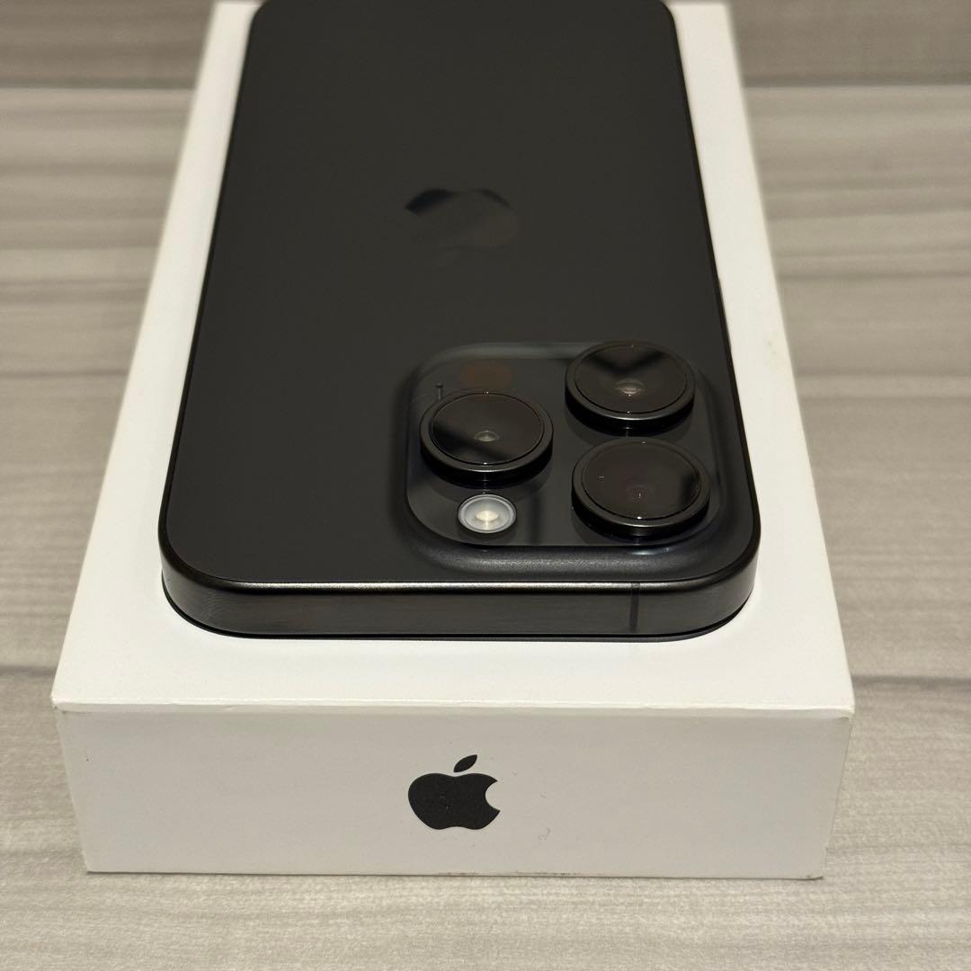 iPhone15 Pro 256GB simフリー ブラックチタニウム