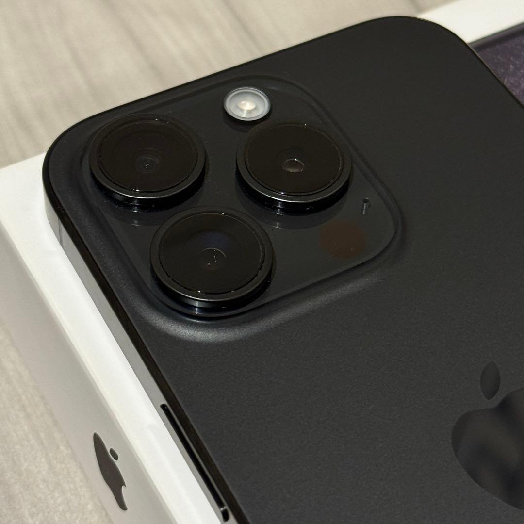 iPhone15 Pro 256GB simフリー ブラックチタニウム