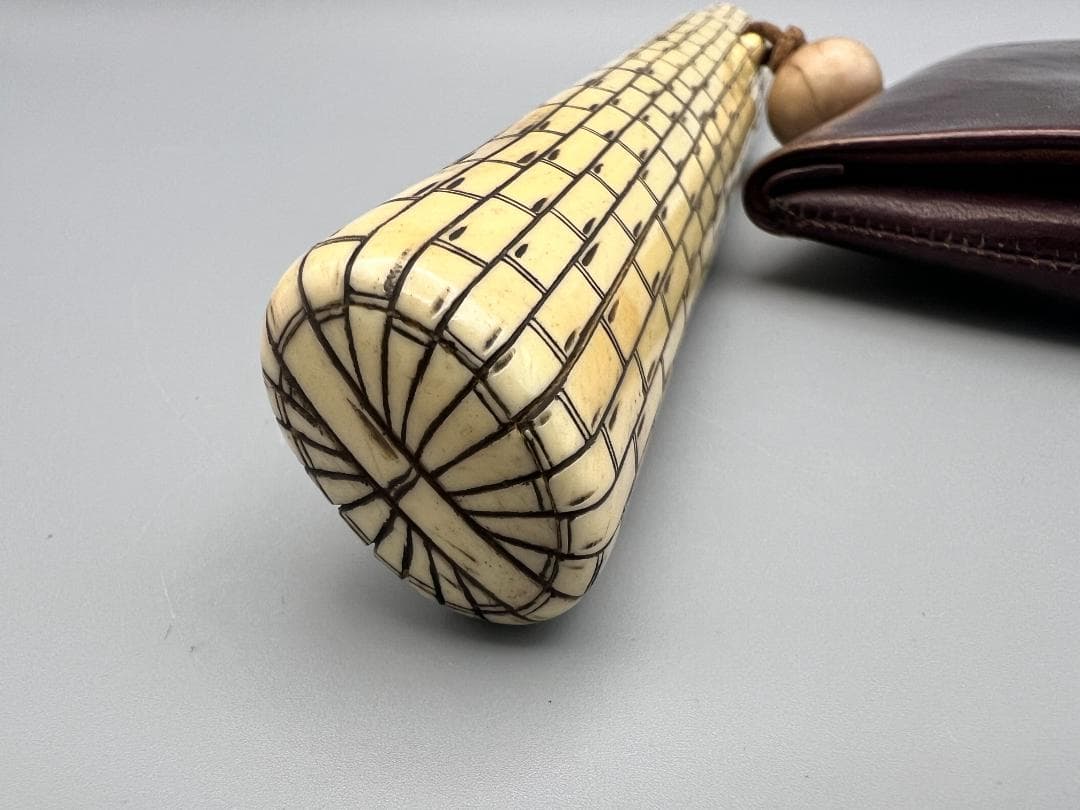 江戸明治時代　生肖図　金銀象嵌　極上骨製手彫キセル入れ　大玉根〆　銀製キセル