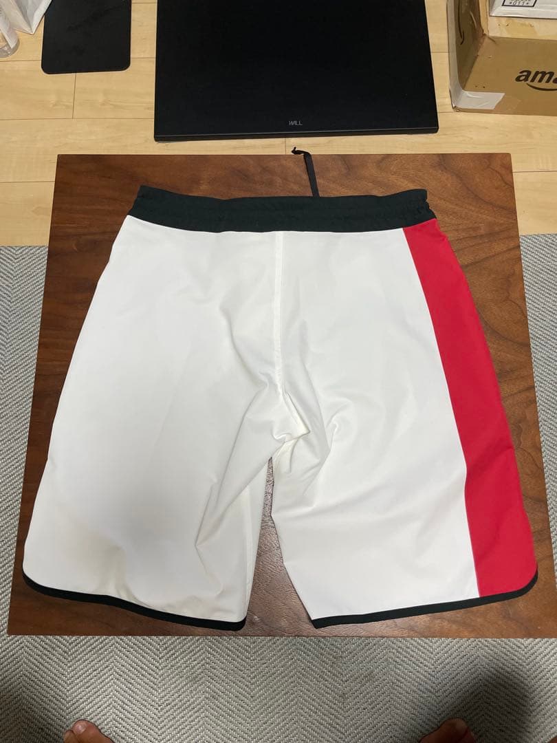 PEAQ スポーツ用水着 ホワイト/レッド/ブラック