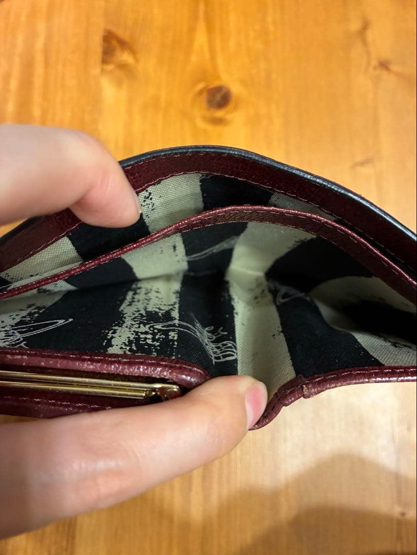 ヴィヴィアンウエストウッド 三つ折り財布 がま口 ワインレッド ボルドー