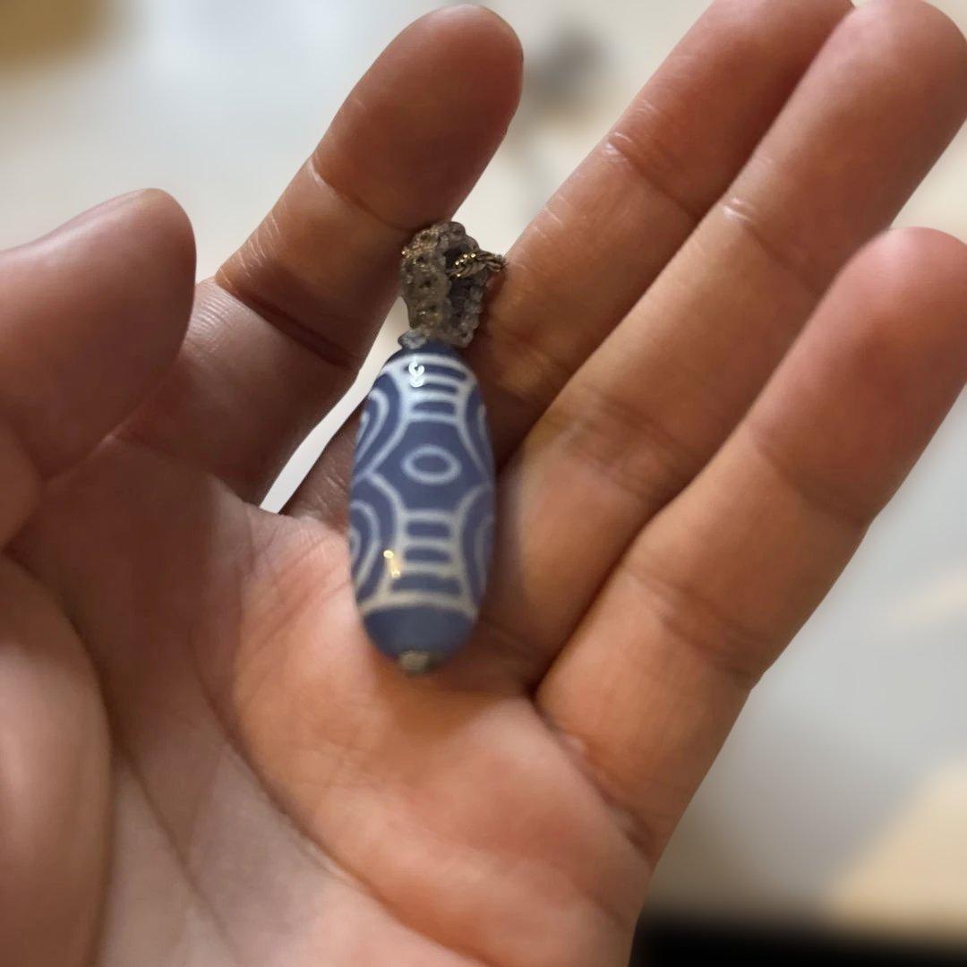 青のシリーズきたよ！老玉髄龍眼天珠様！頭にズーンとくる！