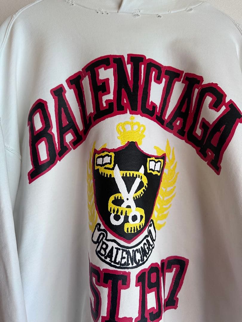 バレンシアガ　23AW カレッジ　プルオーバーパーカー　クリーニング済み