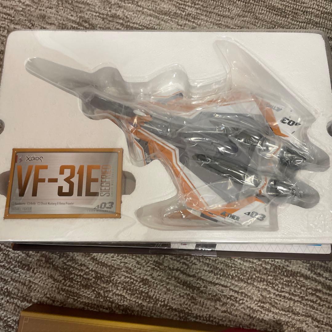 DX超合金BANDAI VF-31E ジークフリード(チャック)