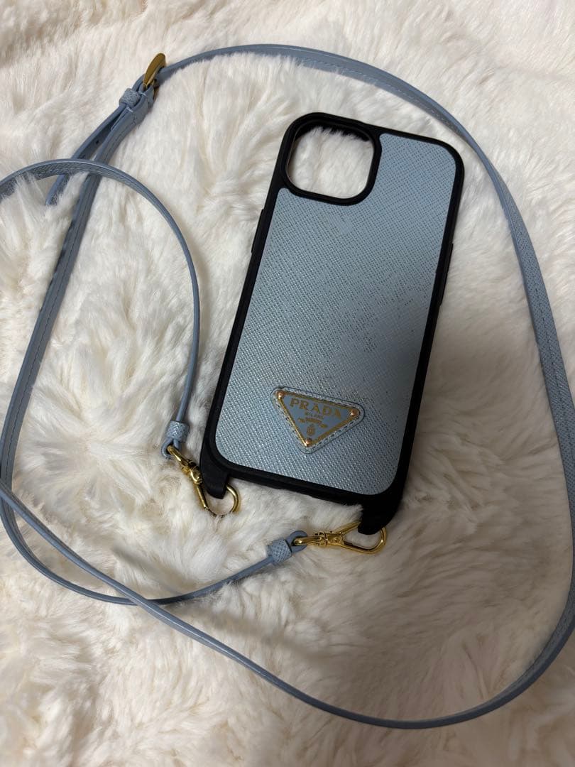 値下げPRADA サフィアーノトライアングル スマホショルダー iPhone15
