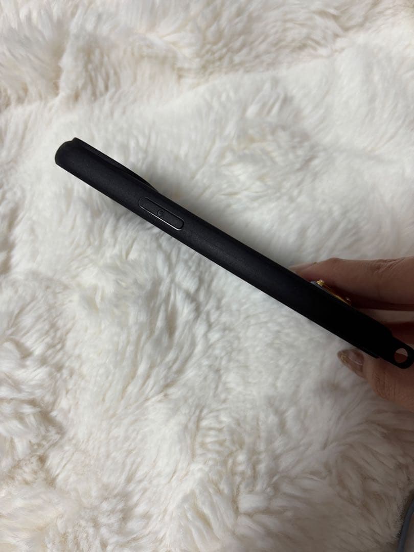 値下げPRADA サフィアーノトライアングル スマホショルダー iPhone15