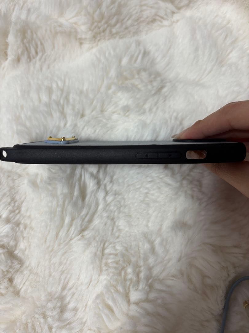 値下げPRADA サフィアーノトライアングル スマホショルダー iPhone15