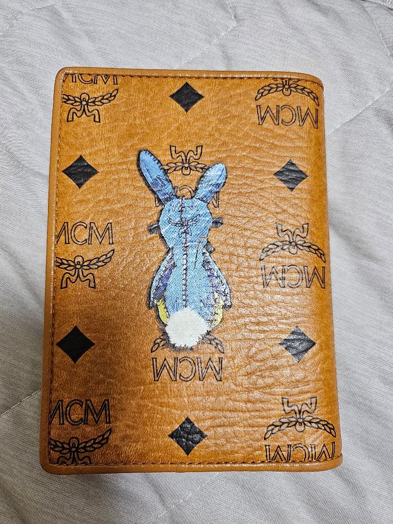 MCM ラビット プリント パスポート財布