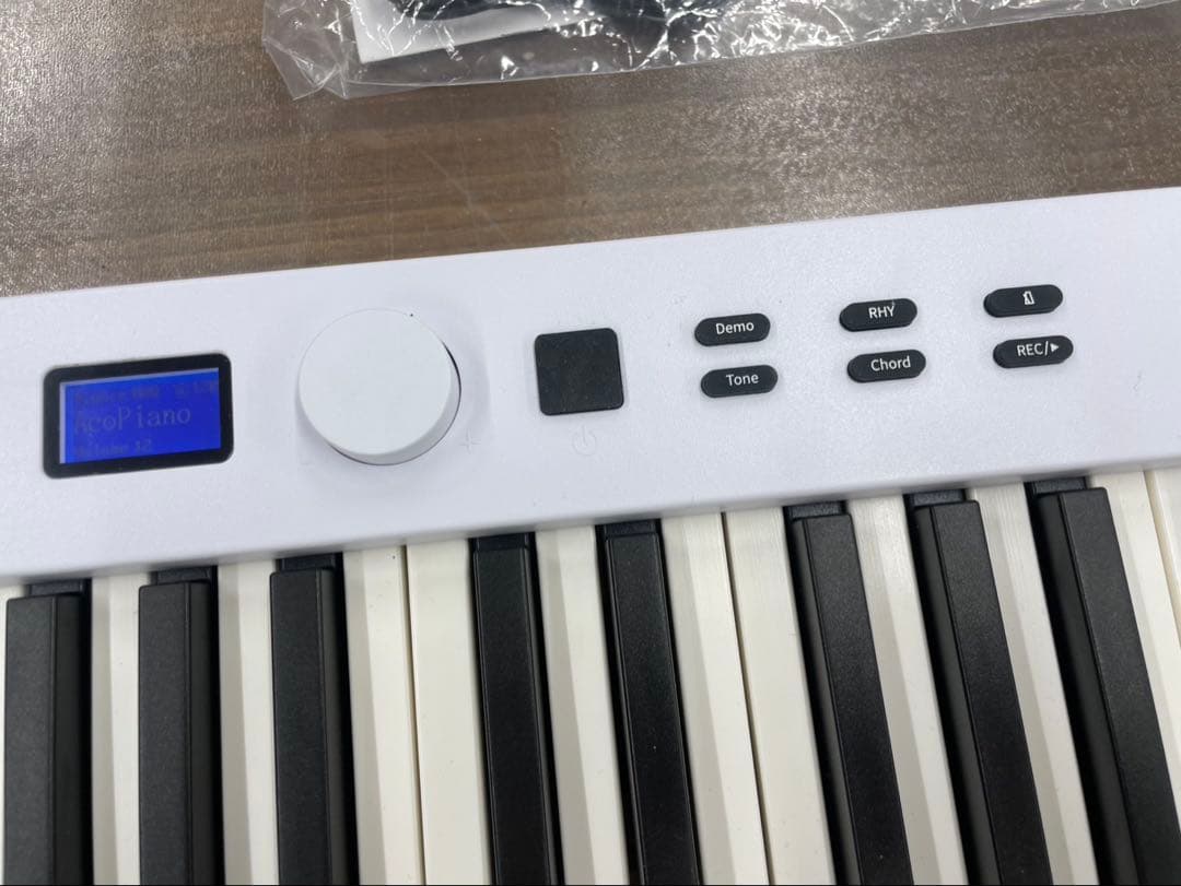 折りたたみ電子ピアノ　88鍵盤　充電タイプ　ホワイト