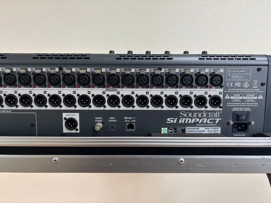 Soundcraft Si IMPACT デジタルミキサー