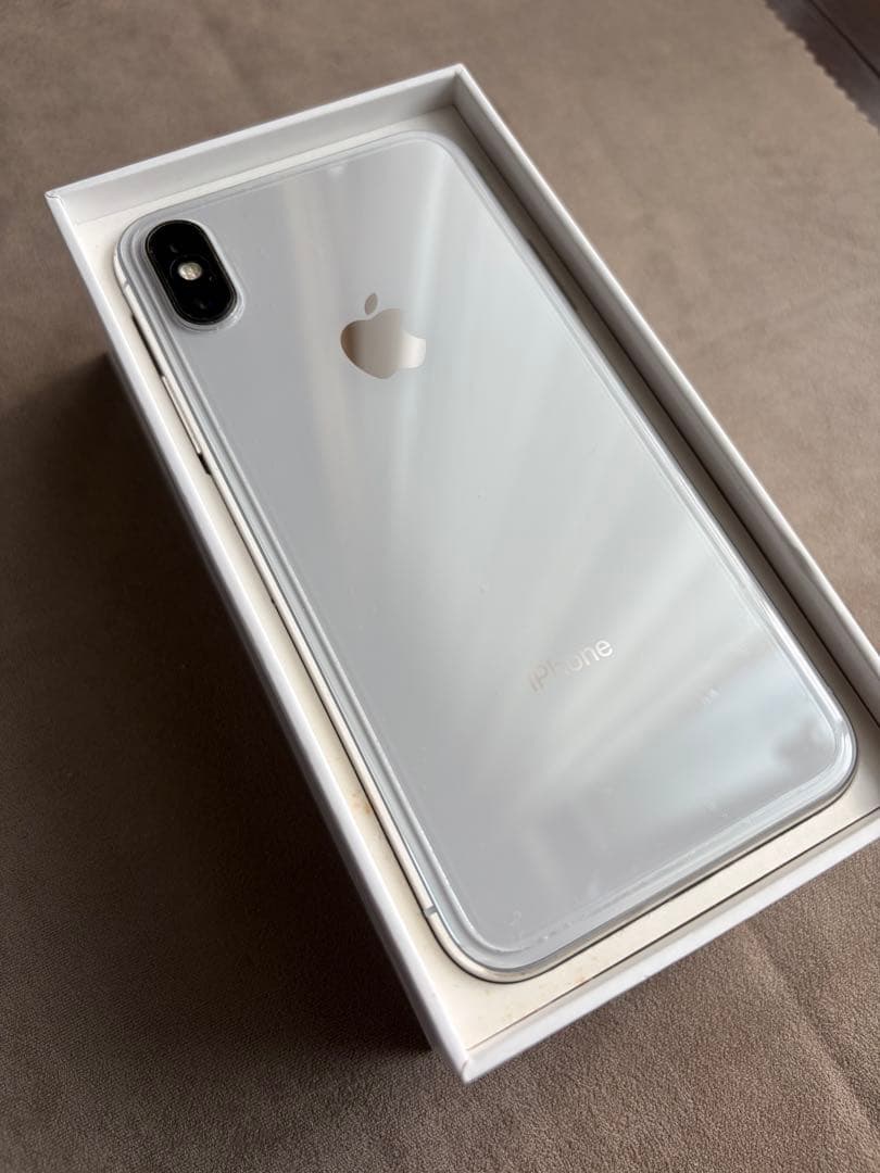 希少iPhoneX 中国版SIMフリー完全無言