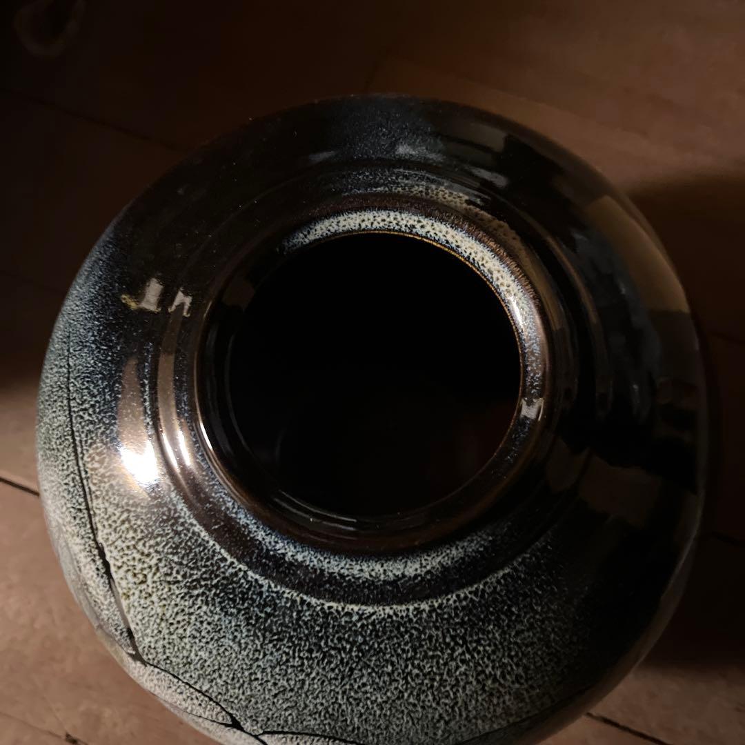 天目花絵　花模様の陶器