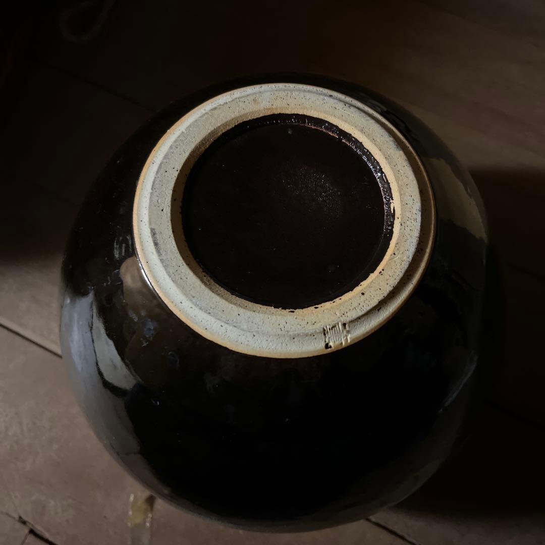 天目花絵　花模様の陶器