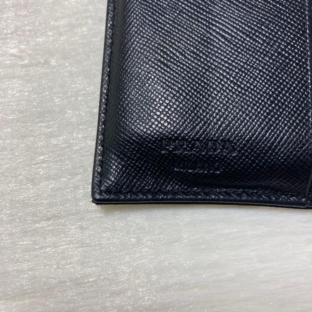 早い者勝ち　PRADA プラダ　二つ折り　レザー　ナイロン　財布　折り財布　黒