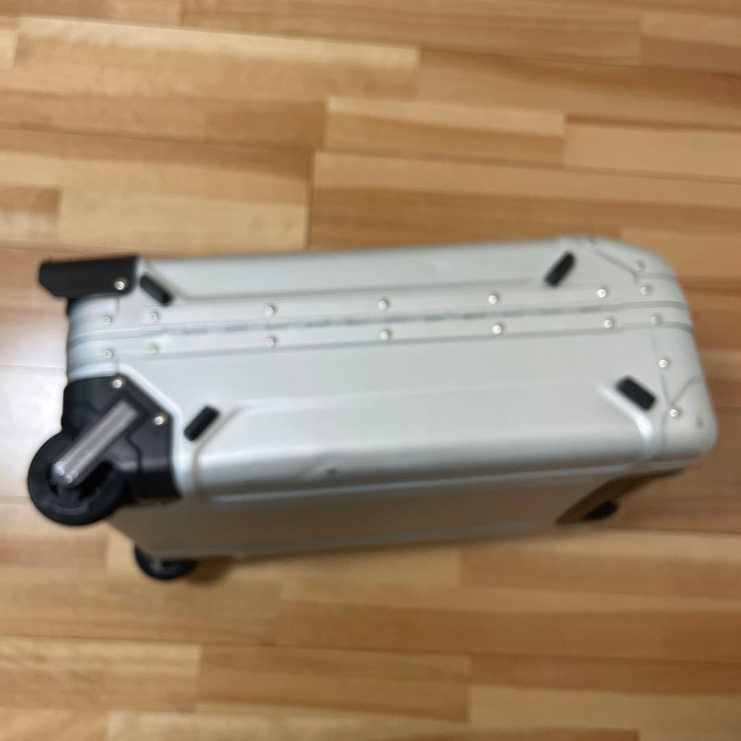 ZERO HALLIBURTON アルミスーツケース　31L