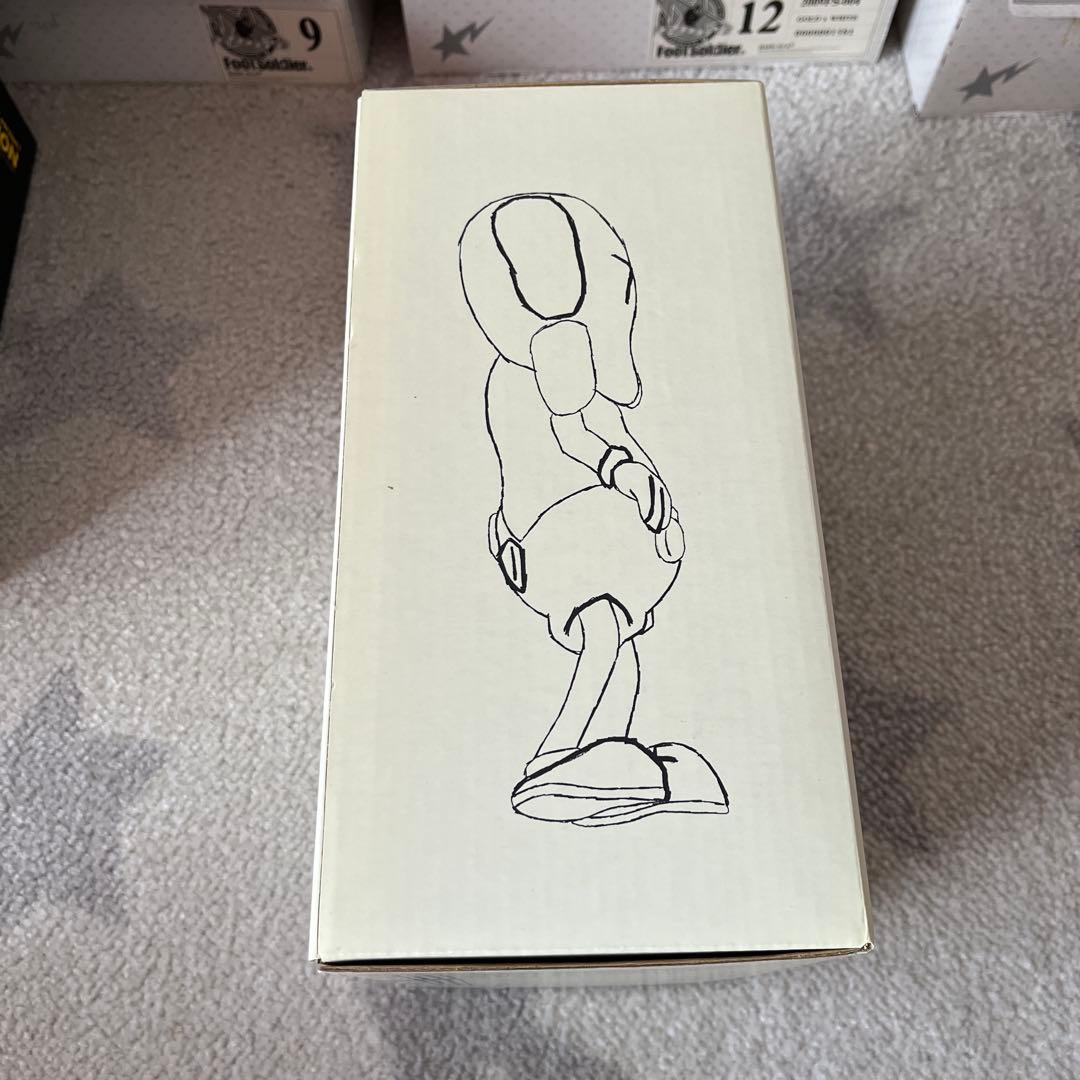 カウズ ロバート・ラザリー二 フィギュア グレー