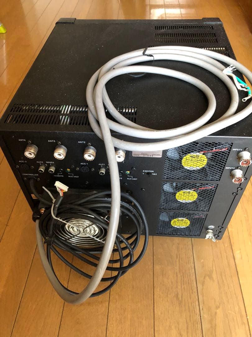 D*c様 【値下げ　再出品】ICOM IC-PW1 リニアアンプ　ジャンク扱いで